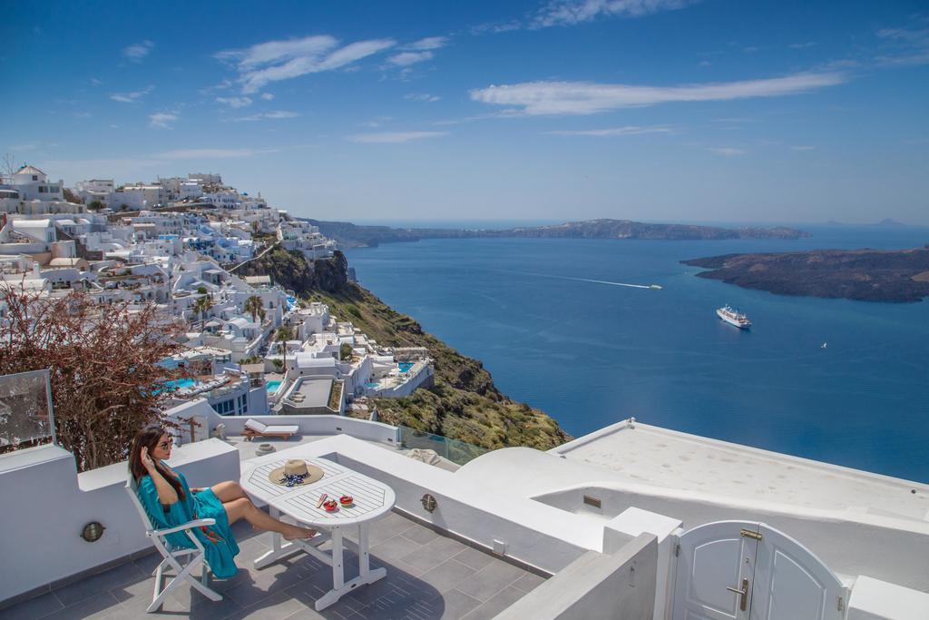 Karpimo Horizon - Caldera View With Private Hot Tub Villa Firostefani Room photo