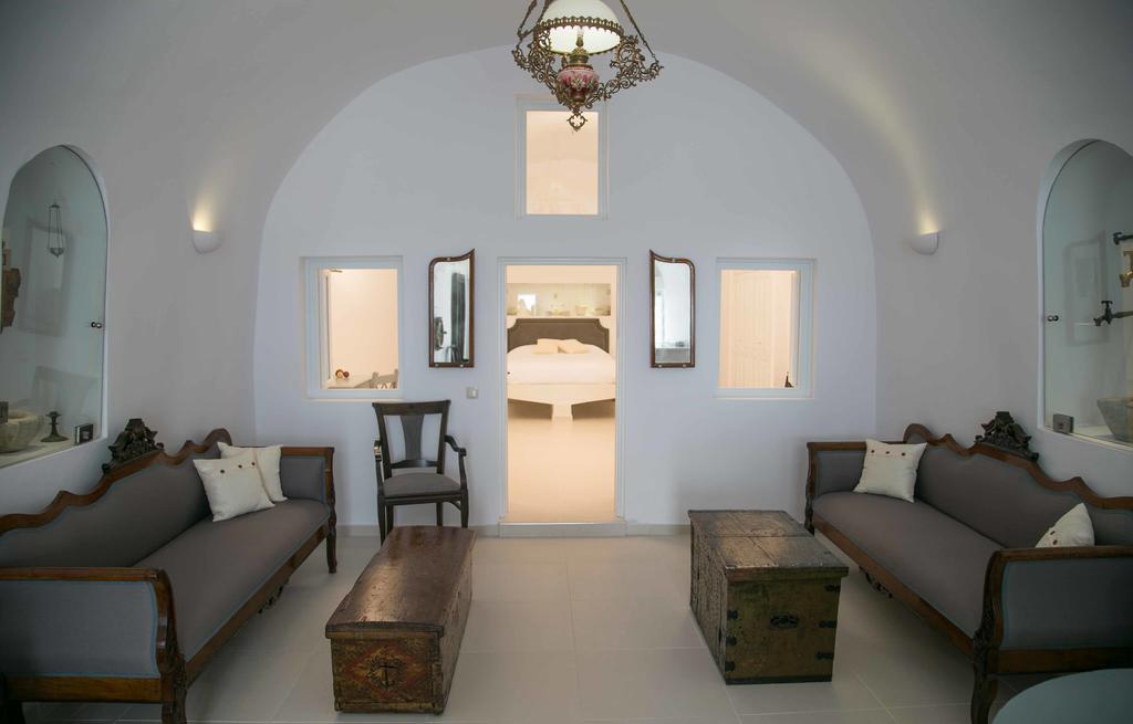 Karpimo Horizon - Caldera View With Private Hot Tub Villa Firostefani Room photo